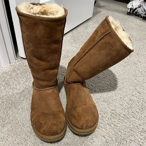 Women’s chestnut Uggs Size 7